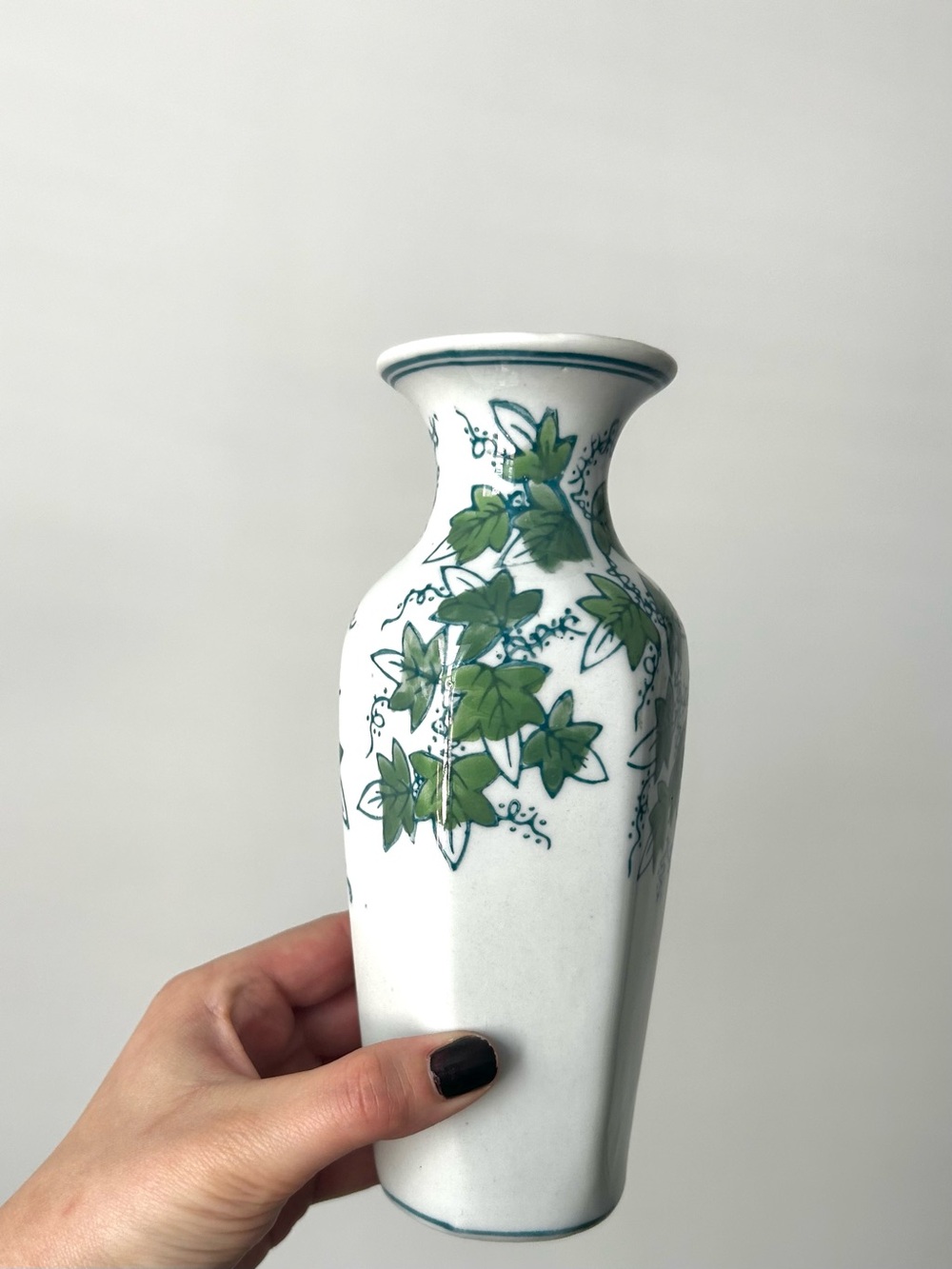 Vintage Ivy Bud Vase Panda Garden